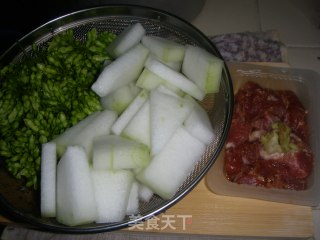 夜香花冬瓜瘦肉汤的做法步骤：2