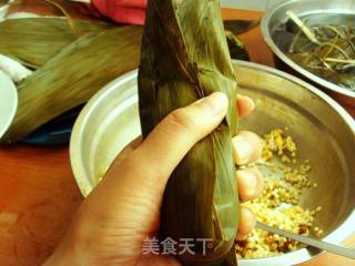 咖喱牛肉玉米粘米粽的做法步骤：9