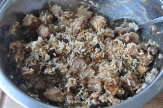 传统的红豆沙粽子 和 卤牛肉香菇粽子的做法步骤：5