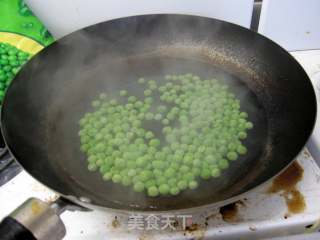 虾仁青豆蛋炒饭的做法步骤：5