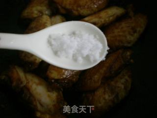 红烧鸡翅的做法步骤：8
