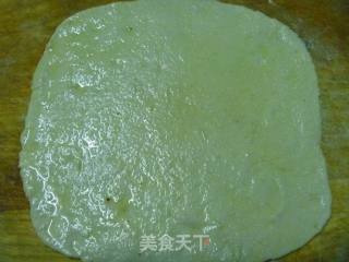 【中式面点】营养早餐---人气小吃鸡蛋灌饼的做法步骤：4