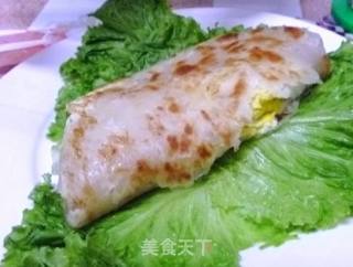 【中式面点】营养早餐---人气小吃鸡蛋灌饼的做法步骤：12