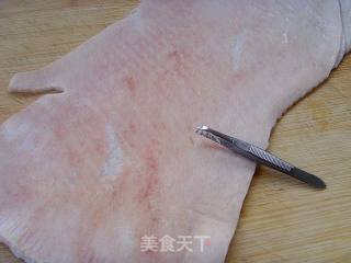 【夏日小凉菜】：双色皮冻的做法步骤：1