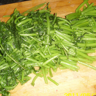 【夏日小凉菜】蒜蓉茼蒿的做法步骤：3