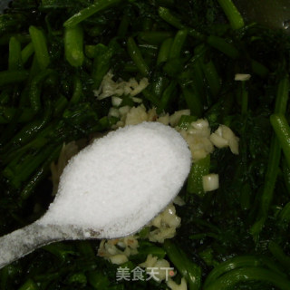 【夏日小凉菜】蒜蓉茼蒿的做法步骤：5