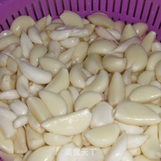 【夏日小凉菜】糖蒜的做法步骤：2