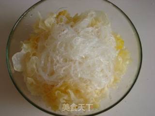 银耳拌粉丝的做法步骤：5