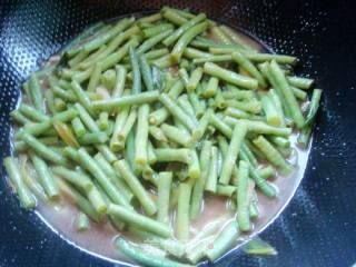 【夏日小凉菜】--蒜泥豆角的做法步骤：4