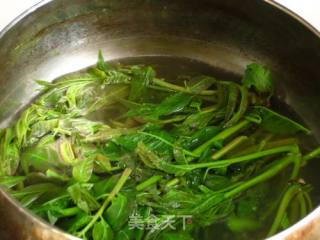香椿芽拌豆腐的做法步骤：2