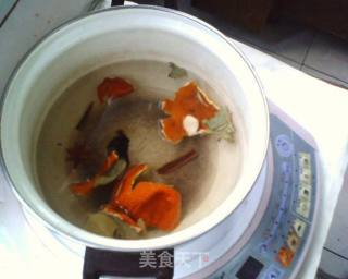 【夏日小凉菜】---炝拌花生什锦的做法步骤：2