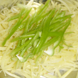 【夏日小凉菜】红油土豆丝的做法步骤：9