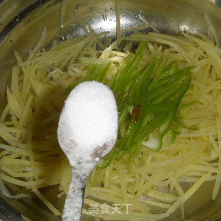 【夏日小凉菜】红油土豆丝的做法步骤：11