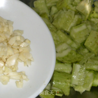 【夏日小凉菜】拍黄瓜的做法步骤：3