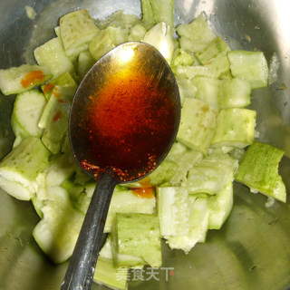 【夏日小凉菜】拍黄瓜的做法步骤：4