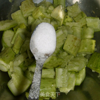【夏日小凉菜】拍黄瓜的做法步骤：5