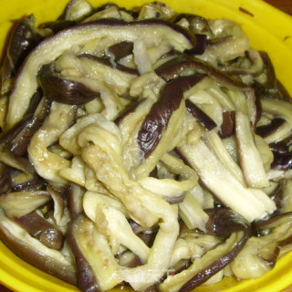 【夏日小凉菜】凉拌茄子的做法步骤：3