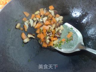 腊肉炒饭的做法步骤：2
