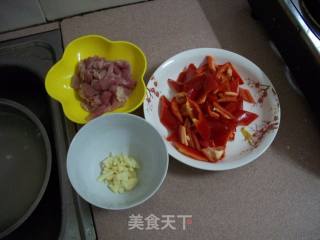 红椒肉片的做法步骤：2