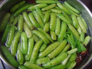 【夏日小凉菜】盐水豌豆的做法步骤：4