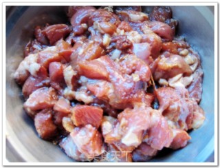 鲜香肉粽的做法步骤：1