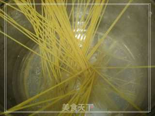 【夏日小凉菜】DIY简单的炸酱面的做法步骤：1