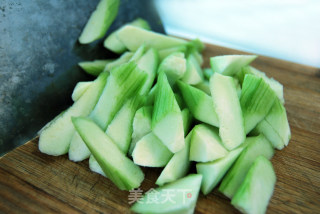 丝瓜炒毛豆籽的做法步骤：3