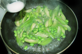 丝瓜炒毛豆籽的做法步骤：13