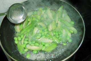 丝瓜炒毛豆籽的做法步骤：14