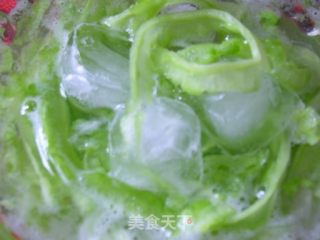 【夏日小凉菜】冰镇苦瓜丝的做法步骤：5