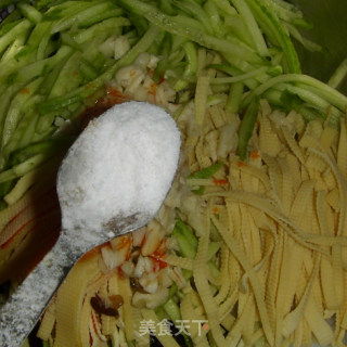 【夏日小凉菜】--凉拌五彩丝的做法步骤：8