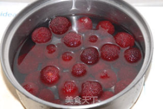 糖水杨梅的做法步骤：3