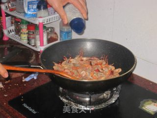 尖椒爆河虾的做法步骤：6