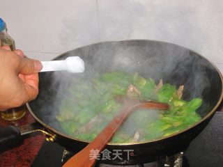豆豉瘦肉炒苦瓜的做法步骤：3