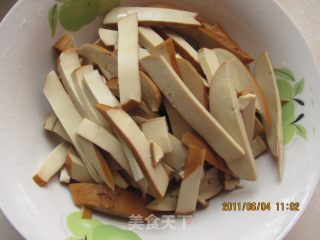 凉拌香干的做法步骤：2