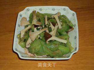 【夏日小凉菜】苦瓜拌蘑茹的做法步骤：5
