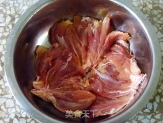 怡汝秘制照烧鸡的做法步骤：1
