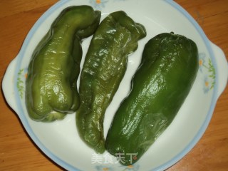 【夏日小凉菜】青椒黄瓜拌皮蛋的做法步骤：2