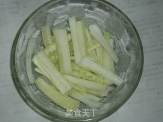【夏日小凉菜】青椒黄瓜拌皮蛋的做法步骤：4