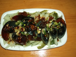 【夏日小凉菜】青椒黄瓜拌皮蛋的做法步骤：6