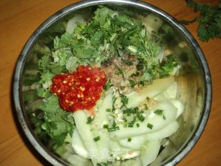 【夏日小凉菜】---剁椒拌黄瓜的做法步骤：4