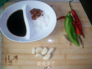 凉拌海带（海边自己捞回来的新鲜海带）的做法步骤：1
