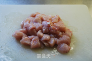 菠萝鸡丁的做法步骤：1