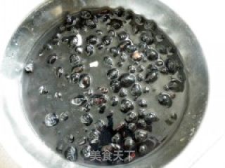 瓜丁黑豆的做法步骤：1