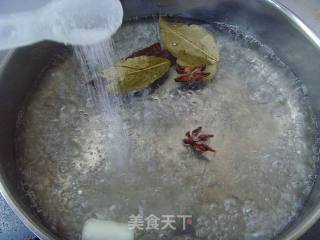 【夏日小凉菜】：五香花生米的做法步骤：3