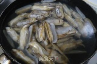 葱香蛏子的做法步骤：2