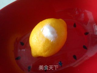 美白柠檬蜜的做法步骤：2