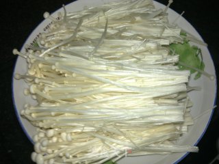 凉拌金针菇的做法步骤：1