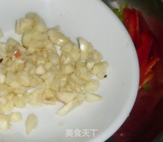 【夏日小凉菜】凉拌芹菜叶的做法步骤：7