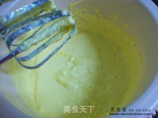 今天白忙了蛋糕搞砸了~~乱配乱搭的@@无名蛋糕的做法步骤：3